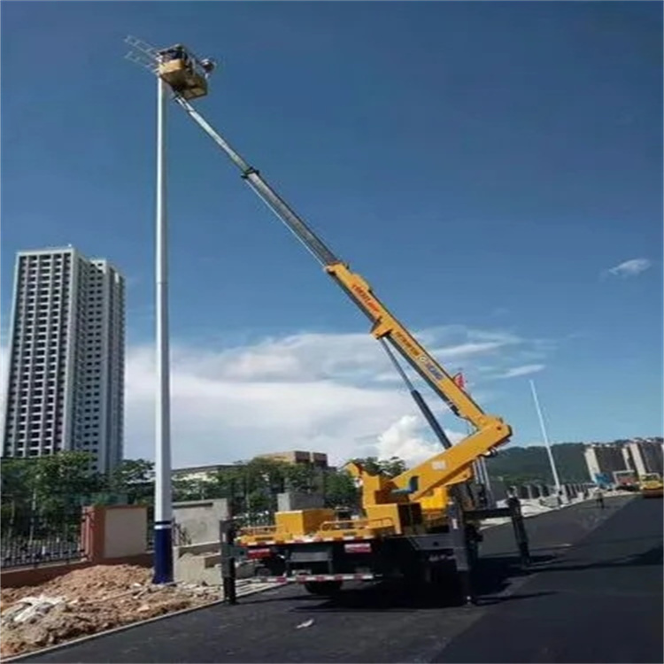 咸丰维修路灯的曲臂升降车出租